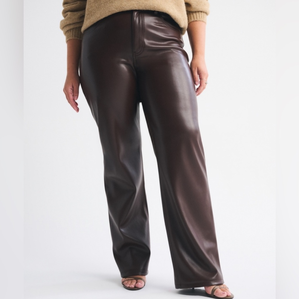 Abercrombie & Fitch ’90s Straight Faux Leather Pants – Size 25 / 0